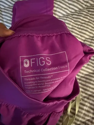 Figs high waisted yola scrub pants petite thumbnail 4