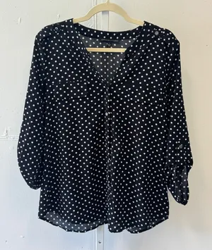 Adrienne Vittadini Polka Dot Roll‎ Tab Sleeve Blouse Black White VW31239 Large thumbnail 1