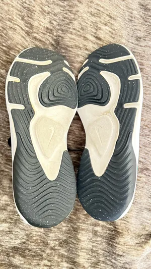 Nike Legend Essential 3 NN Men’s size 9.5 thumbnail 7