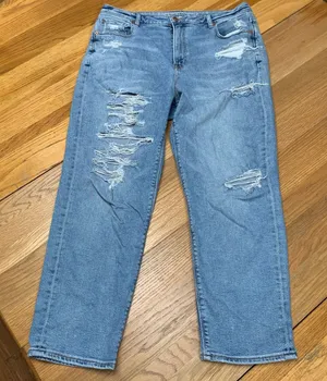 American Eagle Women Mom Jean Light Wash Distressed Ripped Denim Size 14 Regular thumbnail 1