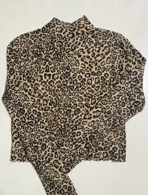leopard shirt thumbnail 2