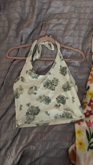 Hollister Top Tank thumbnail 1