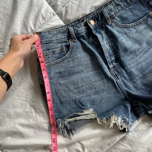Wild Fable Denim shorts women blue Size 8 thumbnail 9