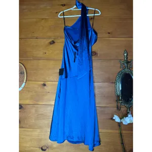 NWT Lulus Reglan Blue Satin One-Shoulder Sash Midi Dress Bridesmaid Gala Size L thumbnail 5
