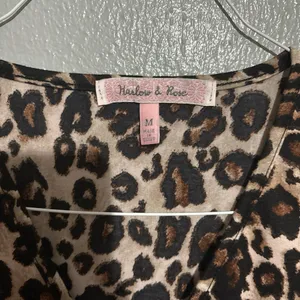 Chic Leopard Print Blouse Brown Size M thumbnail 4