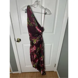 Petal & Pup Kleo One Shoulder Maxi Dress in Burgundy Floral S thumbnail 4