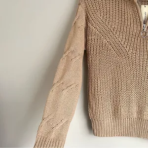 Francesca’s NWT Anita Knit Quarter Zip Pullover Sweater Size Small Tan thumbnail 2