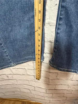 Risen High-Rise Wide-Leg Jeans in Medium Blue Wash, 11/30 thumbnail 4