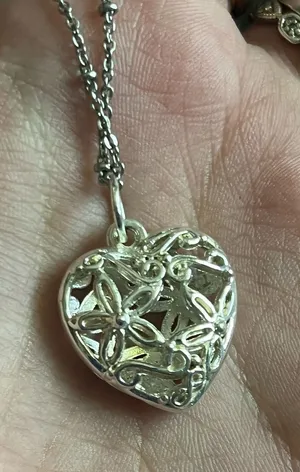 silver detailed heart necklace thumbnail 1
