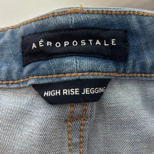 Aeropostale Women's Size 14 Reg High-Rise Jeggings Distressed Light Wash thumbnail 4
