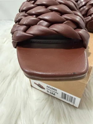 Cushionaire Aramis Brown Woven Slide Sandals - Size 9.5M - Good Condition thumbnail 6