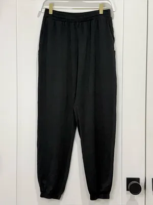 Vuori Boyfriend Sweatpants Joggers Small Black Athleisure Lounge Minimal Travel thumbnail 3
