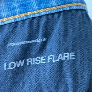 7 For All Mankind Low Rise Flare Jeans Size 31 thumbnail 8
