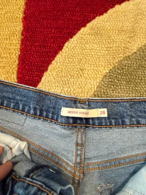 Levi’s Wedgie Straight 6” Inseam Midi Denim Jean Shorts High Rise Size 28 Waist thumbnail 3