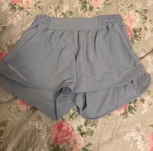 Lululemon Shorts Hotty Hot 4" Low-Rise thumbnail 1