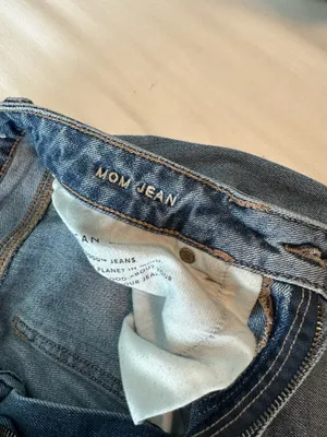 American Eagle Mom Jeans thumbnail 2