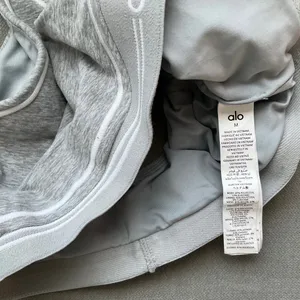Alo Yoga Alosoft Heart Throb Bra Athletic Heather Grey/White M thumbnail 3