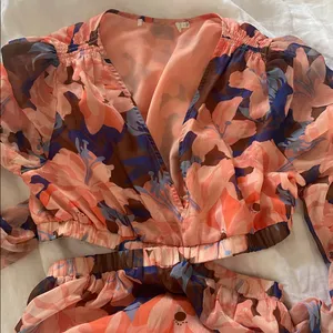 ASTR the label Lively Maxi Dress size Large L cut out thumbnail 5