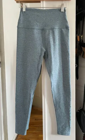 Beyond Yoga x Peloton Heathered Light Blue Caught in the Midi Leggings thumbnail 2