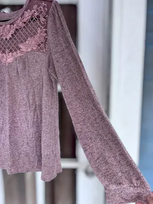 Maurice’s Women’s XL Mauve Purple Long Sleeve Top w/Floral Lace Yoke Coquette thumbnail 5