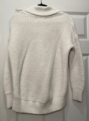 Old Navy Sweater thumbnail 4