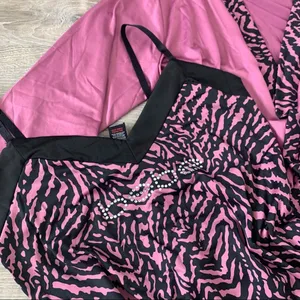 *NWT BEBE Animal Print Zebra Pink Pajama Set with Matching Belted Robe thumbnail 8
