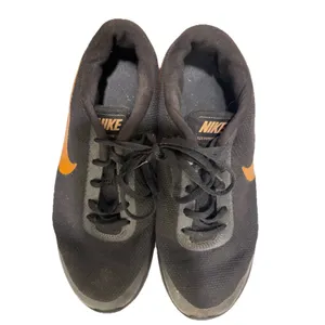 Nike Flex Experience‎ RN7 Size 8.5 Woman's Black/Gold Running Sneakers Shoes thumbnail 2