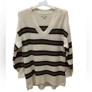 American Eagle Oversized
Dreamspun V-neck
Sweater size Small thumbnail 13