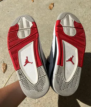 Air Jordan 4 Retro OG ‘Fire Red’ 2020 thumbnail 4