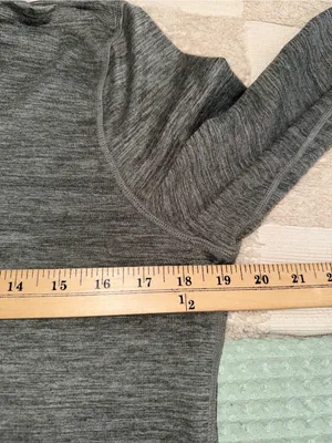 Vuori Women's Crescent Half-Zip‎ Pullover thumbnail 3