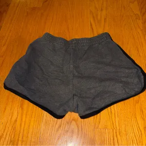 💜Brandy Melville Charcoal Grey Fleece-Lined Sweatshirt Collar thumbnail 3