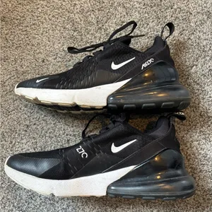 Nike Air Max 270 Shoes thumbnail 7