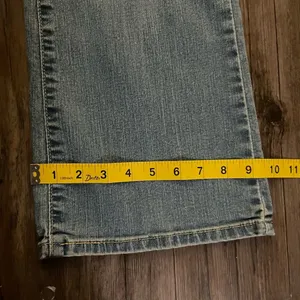 Vintage Levi's® Perfectly Slimming Boot Cut 512 Jeans W30 X L27 Blue Light Wash thumbnail 6