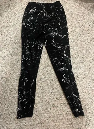 Pop fit black, white marble leggings with pockets S thumbnail 11