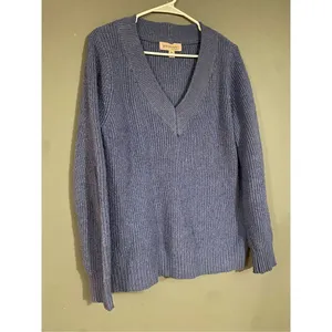 Philosophy Light Blue Purple Pointelle Sleeve V-Neck Sweater Size Medium thumbnail 2