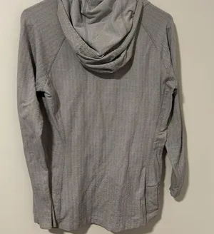 Patagonia Lightweight Gray Long Sleeve Hooded Shirt Size Small thumbnail 3