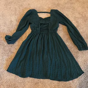 Dress thumbnail 2