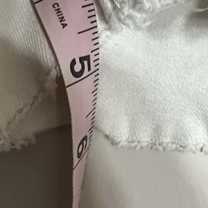 Ariat Women's White High Rise‎ Boyfriend 5" Shorts Size 32R Embroidered thumbnail 7