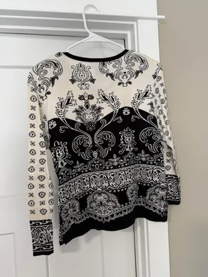 Vintage Black and Cream V-Neck Long Sleeve Printed Top thumbnail 4