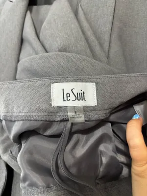 Le Suit Set Two-Piece Suit thumbnail 3