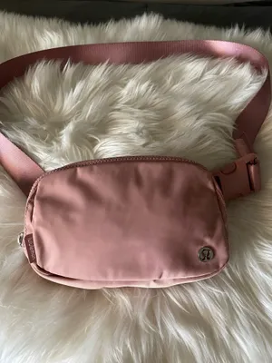 Lululemon Everywhere Belt Bag Dusty Rose thumbnail 3