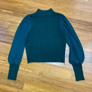 Almost Famous Knit Top Mock Neck Long Sleeve Blouson Sleeve Green‎ Size Medium thumbnail 5