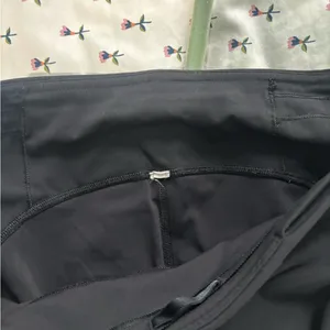 Women’s Black Lululemon Leggings thumbnail 5