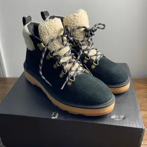 Sorel Women's Hi-Line Lace-Up Cozy Hiker Booties NIB size 9.5 thumbnail 1