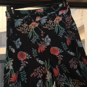 Capri pants thumbnail 3