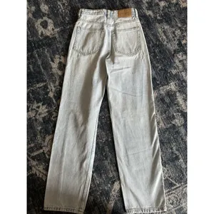 H&M &Denim 90’s Straight Ultra High Waist Jeans Wide Leg Light Distressed Size 2 thumbnail 2