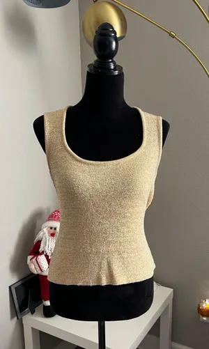 Kalico Women’s Sleeveless Scoop Neck Gold Metallic Knit Top Size Medium thumbnail 1