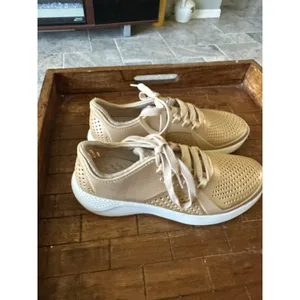 Crocs LiteRide Pacer Gold Metallic Lace Up Sneakers Womens 9 205235 ChampagneEUC thumbnail 3