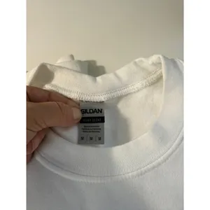 Gildan Heavy Blend White Vacation Mode Graphic Crewneck Sweatshirt‎ Medium thumbnail 3