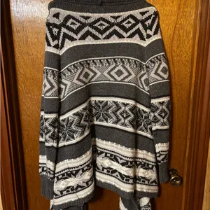 Old Navy Black/Gray and White Patterned Cardigan thumbnail 3